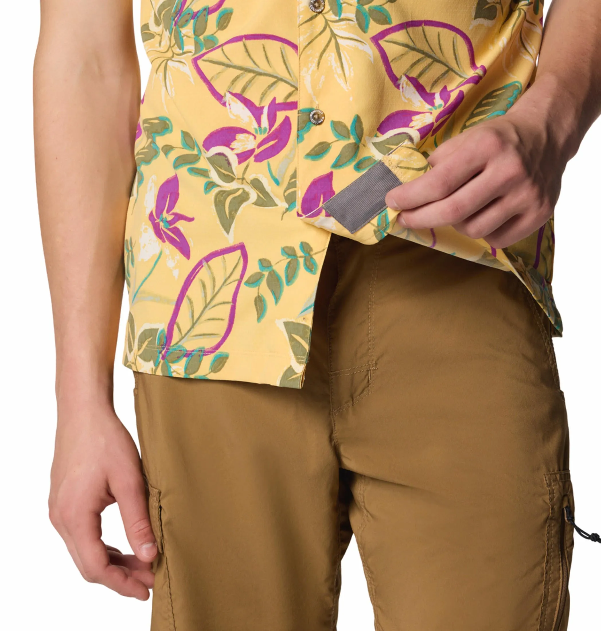 Columbia Men Yellow Omni-Shade Tech Trail Utility Printed Woven Short Sleeve Shirt