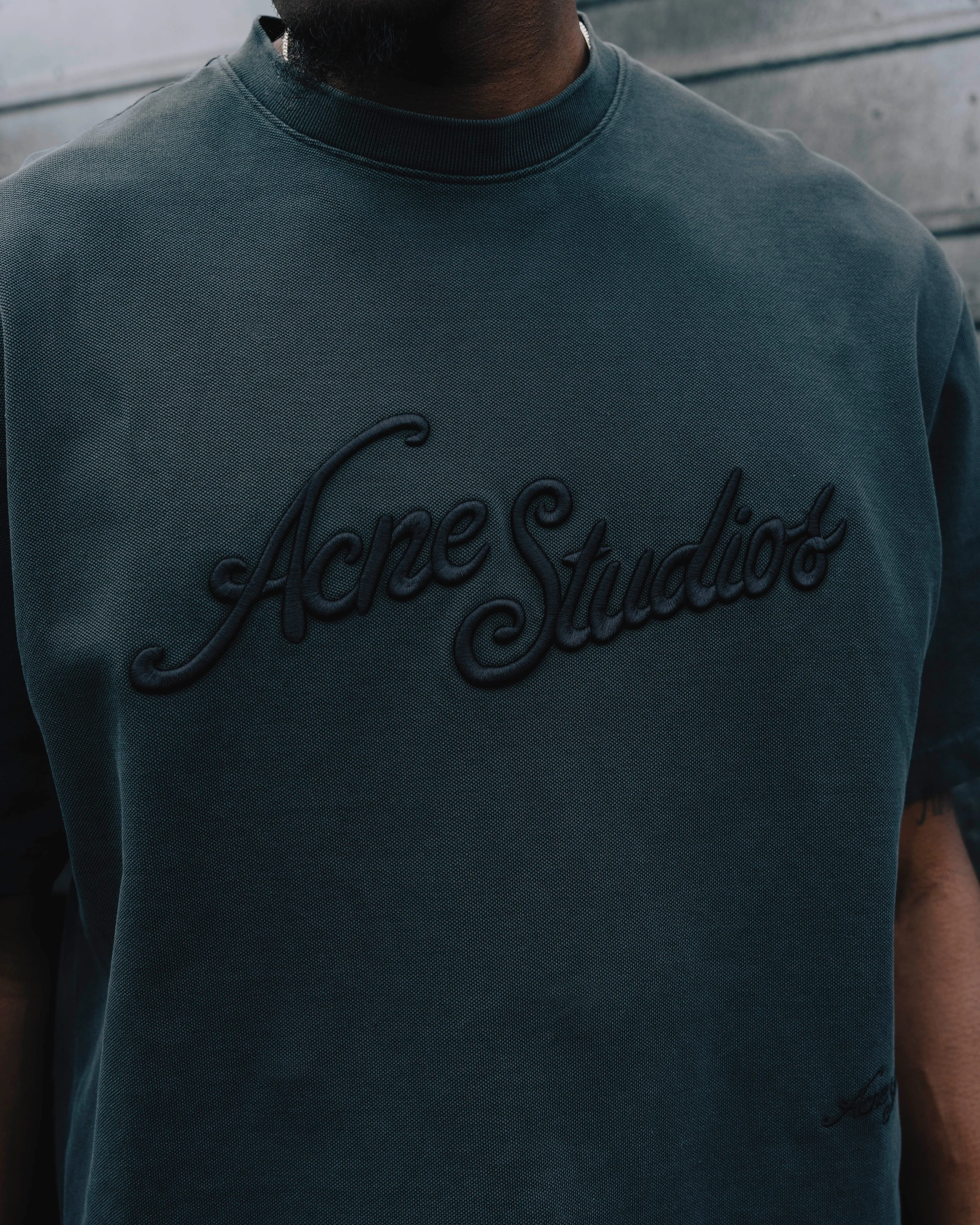 LOGO TEE