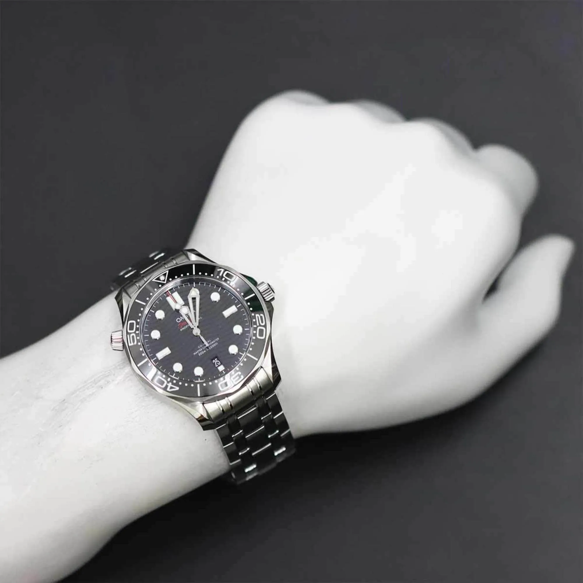 Omega Ceramic Stainless Steel Wristwatch (Pre-Owned)