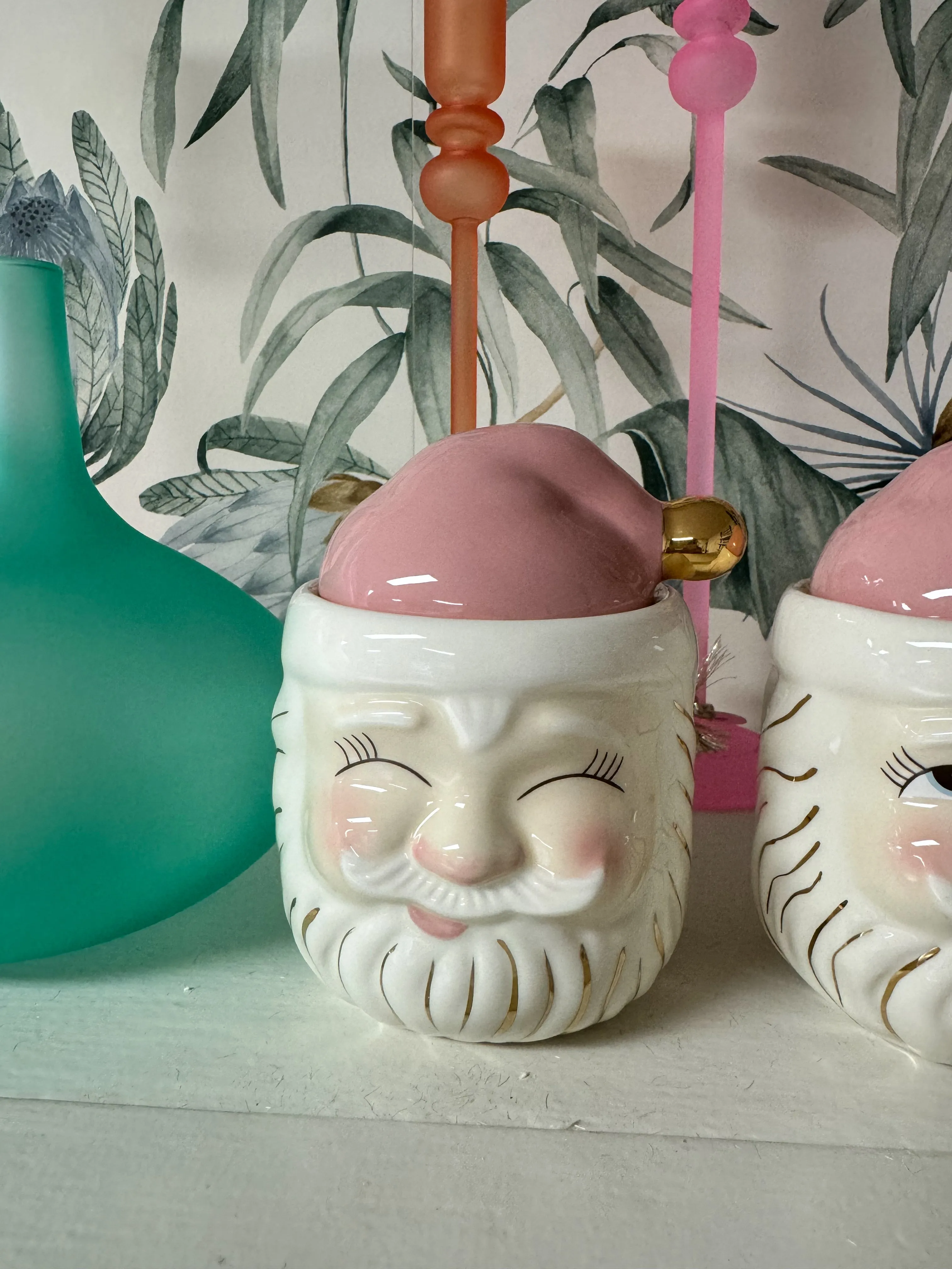 PAPA NOEL IN PINK CANDY JAR